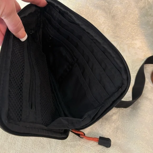 Old Navy Navy and Orange Men's Belt Bag - Picture 5 of 8